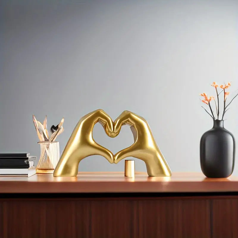 Escultura Mãos de Coração