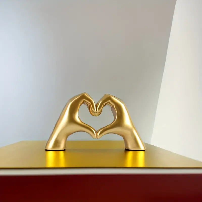 Escultura Mãos de Coração